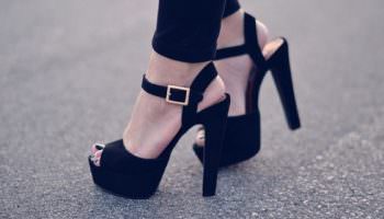 A selection of stunningly beautiful black sandals that no woman can resist!