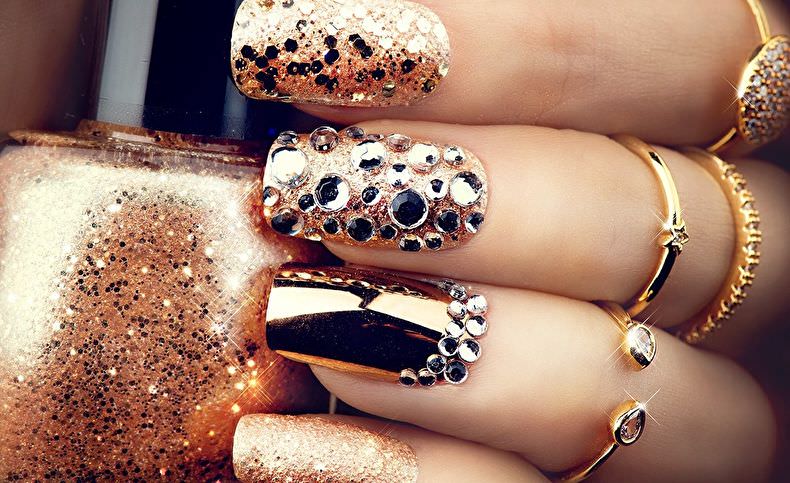 Rhinestone manicure: all the subtleties of the most brilliant manicure (+30 ideas for a mind-blowing design and a short instructional video)