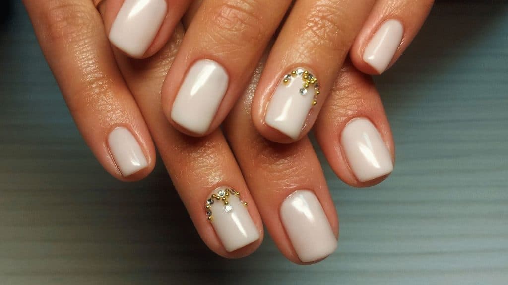 Light manicure: features, fashion trends, ideas (56 photos)