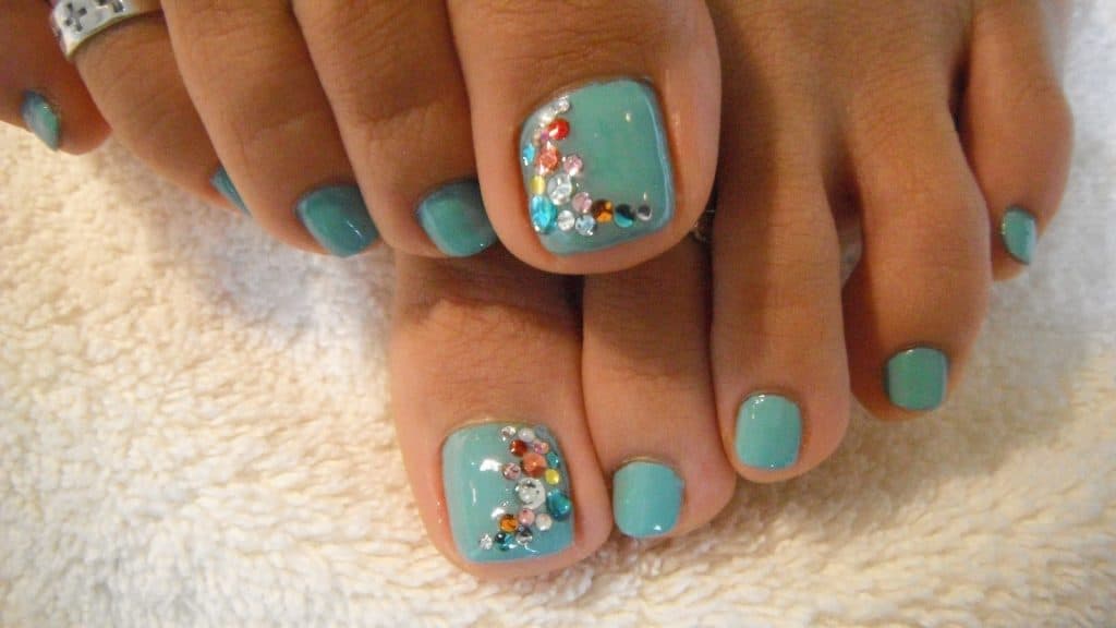 Summer pedicure 2024: ideas, trends, new items (53 photos)