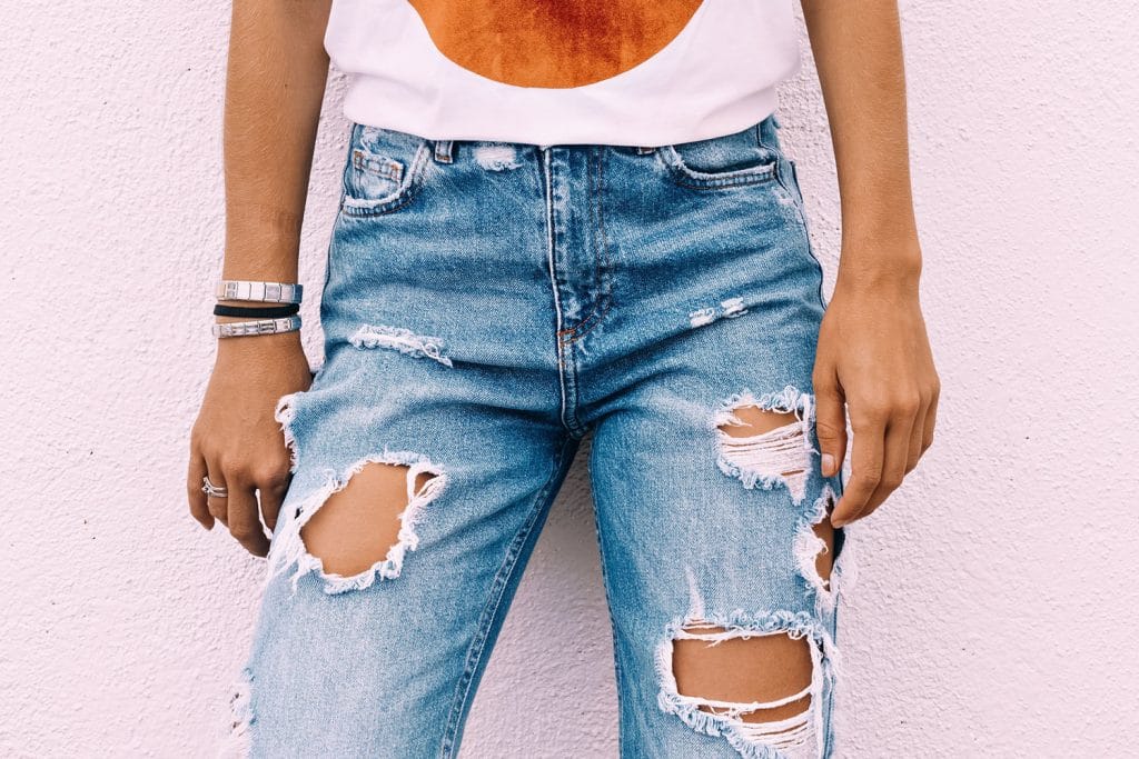 What to wear with ripped jeans? (51 photos)