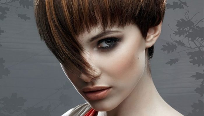 Coupe de cheveux avec frange: version moyenne et courte (52 photos)