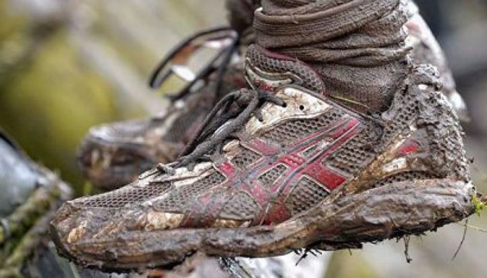 How to wash sneakers correctly: in the machine and manually