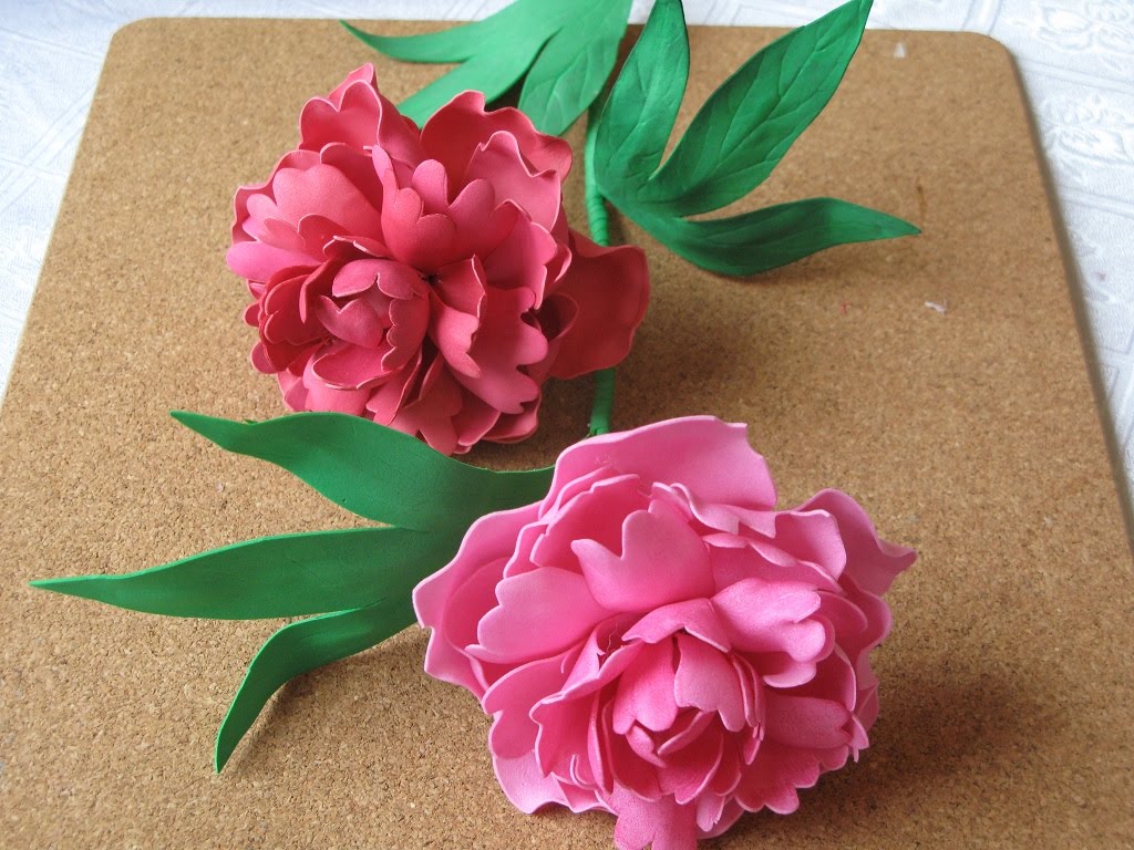 DIY flowers from foamiran: a step-by-step photo instruction with a description